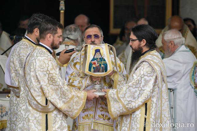 Sfânta Liturghie cu ocazia proclamării locale a canonizării Sfinților Cuvioși Paisie și Cleopa