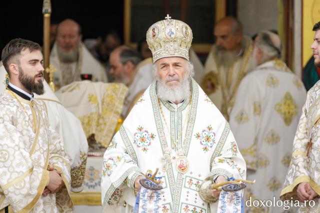 Sfânta Liturghie cu ocazia proclamării locale a canonizării Sfinților Cuvioși Paisie și Cleopa