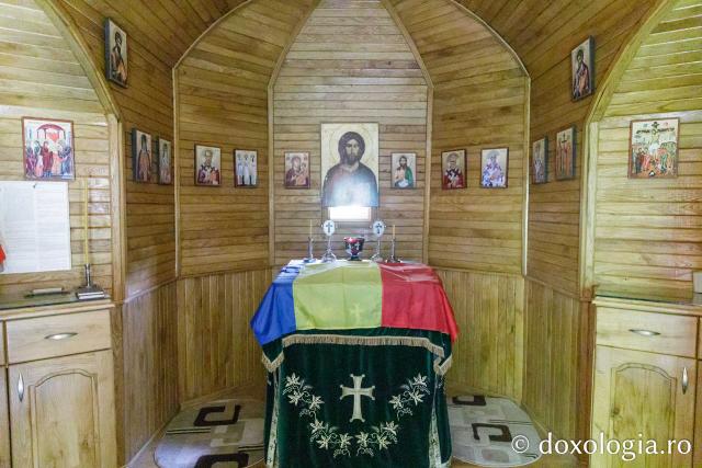 Paraclisul din poiana mănăstirii Cozancea