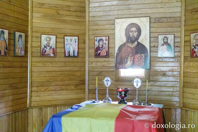 Paraclisul din poiana mănăstirii Cozancea