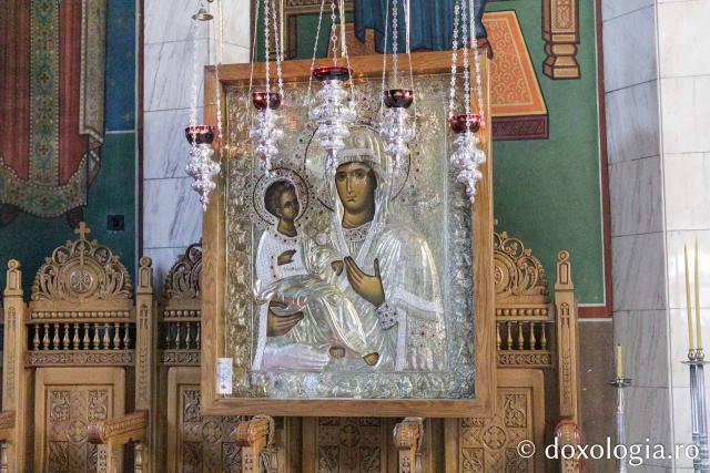 Priveghere la praznicul Schimbării la Față, la Mănăstirea Sihăstria