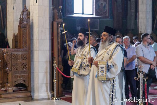 Priveghere la praznicul Schimbării la Față, la Mănăstirea Sihăstria