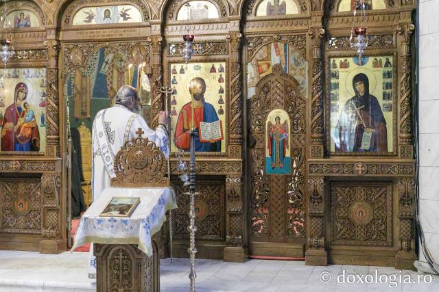 Priveghere la praznicul Schimbării la Față, la Mănăstirea Sihăstria