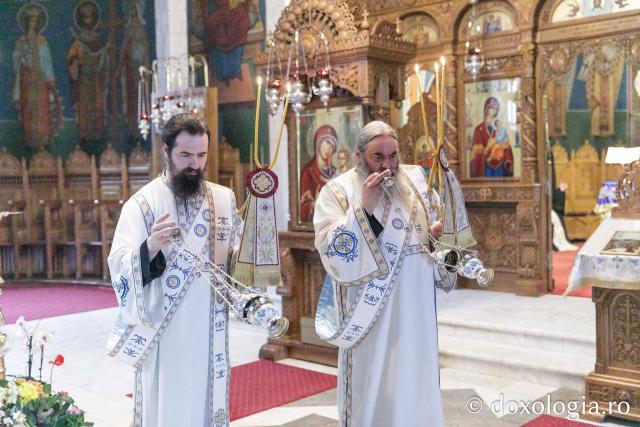 Priveghere la praznicul Schimbării la Față, la Mănăstirea Sihăstria