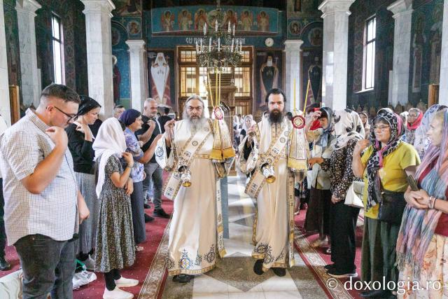Priveghere la praznicul Schimbării la Față, la Mănăstirea Sihăstria