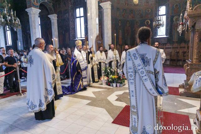 Priveghere la praznicul Schimbării la Față, la Mănăstirea Sihăstria