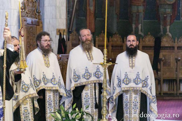 Priveghere la praznicul Schimbării la Față, la Mănăstirea Sihăstria