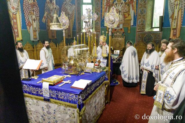 Priveghere la praznicul Schimbării la Față, la Mănăstirea Sihăstria