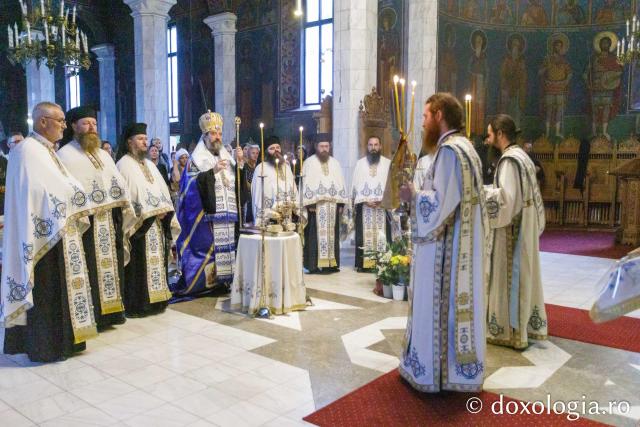 Priveghere la praznicul Schimbării la Față, la Mănăstirea Sihăstria