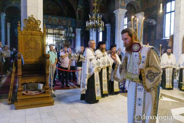 Priveghere la praznicul Schimbării la Față, la Mănăstirea Sihăstria