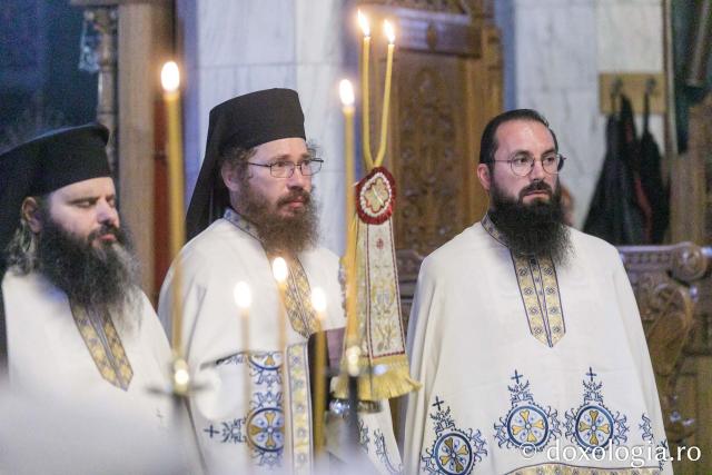Priveghere la praznicul Schimbării la Față, la Mănăstirea Sihăstria