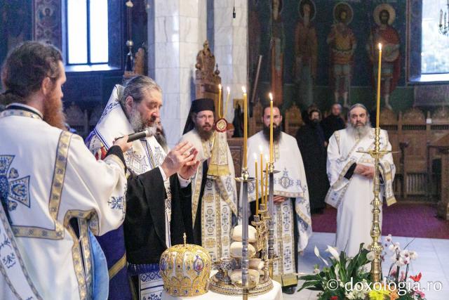 Priveghere la praznicul Schimbării la Față, la Mănăstirea Sihăstria