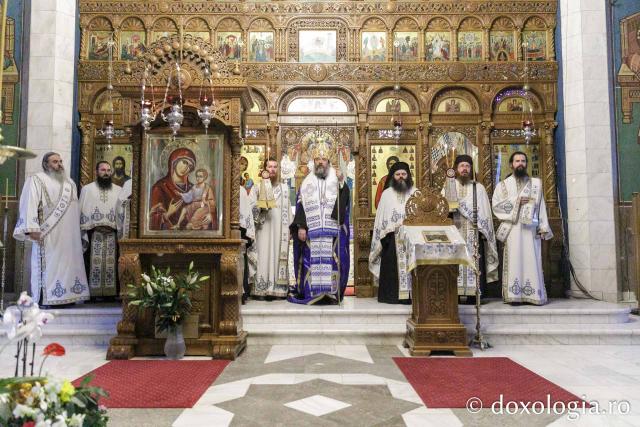 Priveghere la praznicul Schimbării la Față, la Mănăstirea Sihăstria