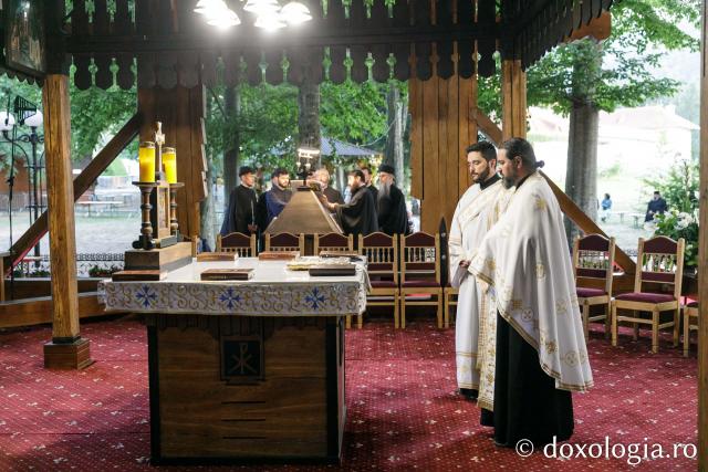Priveghere la Mănăstirea Brâncoveanu în cinstea Sfântului Cuvios Serafim cel Răbdător