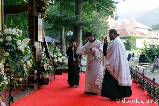 Priveghere la Mănăstirea Brâncoveanu în cinstea Sfântului Cuvios Serafim cel Răbdător