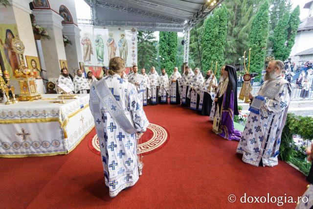 Priveghere în cinstea Sfintei Cuvioase Teodora la Mănăstirea Sihăstria