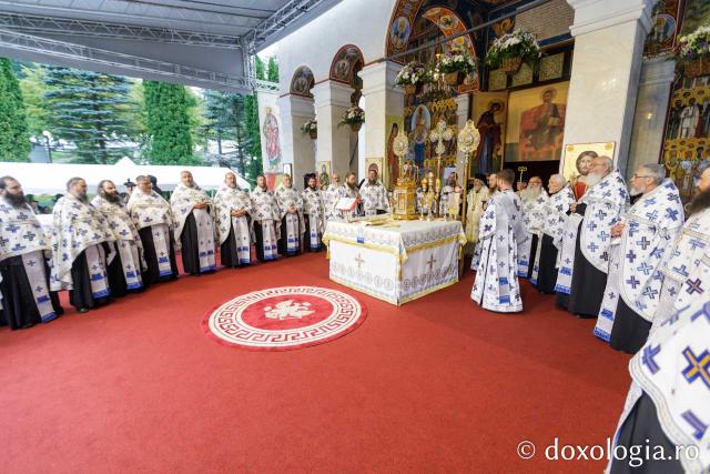 Priveghere în cinstea Sfintei Cuvioase Teodora la Mănăstirea Sihăstria