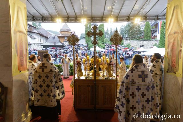 Priveghere în cinstea Sfintei Cuvioase Teodora la Mănăstirea Sihăstria