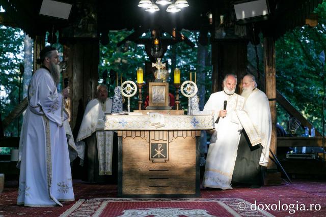 Priveghere în cinstea Sfinților Martiri Brâncoveni la Mănăstirea Sâmbăta de Sus