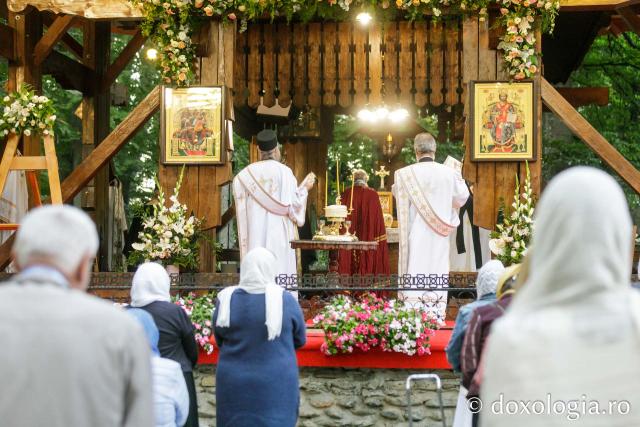 Priveghere în cinstea Sfinților Martiri Brâncoveni la Mănăstirea Sâmbăta de Sus