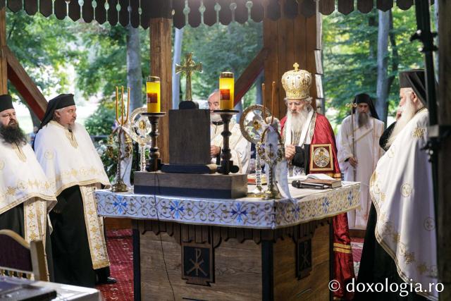 Priveghere în cinstea Sfinților Martiri Brâncoveni la Mănăstirea Sâmbăta de Sus