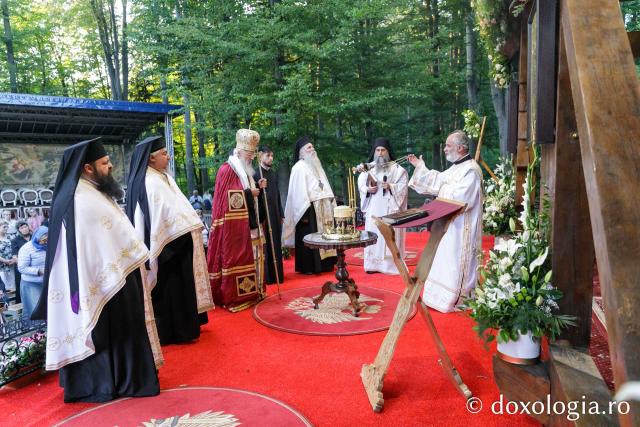 Priveghere în cinstea Sfinților Martiri Brâncoveni la Mănăstirea Sâmbăta de Sus