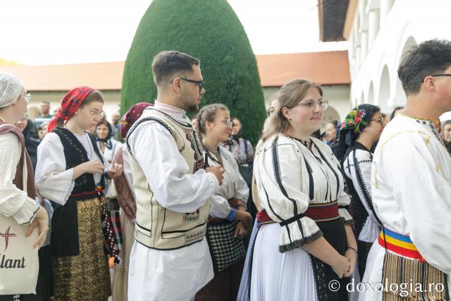 Procesiunea așezării spre închinare a moaștelor Sfântului Cuvios Serafim cel Răbdător de la Sâmbăta de Sus