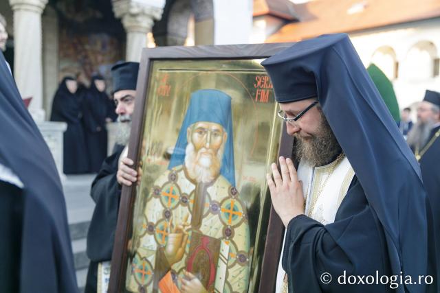 Procesiunea așezării spre închinare a moaștelor Sfântului Cuvios Serafim cel Răbdător de la Sâmbăta de Sus