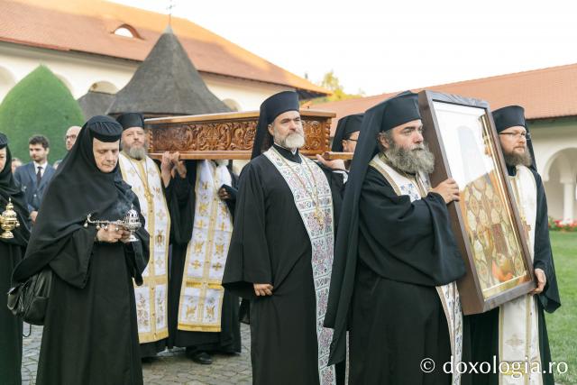 Procesiunea așezării spre închinare a moaștelor Sfântului Cuvios Serafim cel Răbdător de la Sâmbăta de Sus