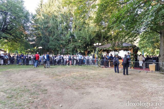 Procesiunea așezării spre închinare a moaștelor Sfântului Cuvios Serafim cel Răbdător de la Sâmbăta de Sus
