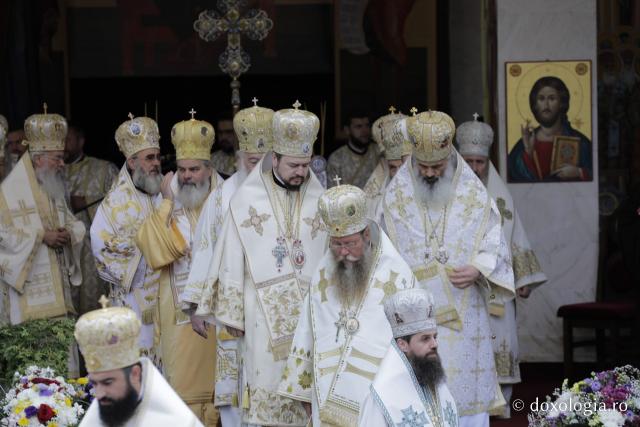 Soborul ierarhilor slujitori – proclamarea locală a canonizării Sfinților Cuvioși Paisie și Cleopa de la Sihăstria