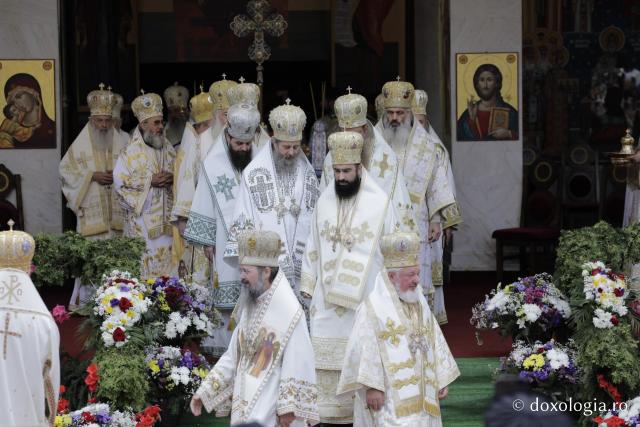 Soborul ierarhilor slujitori – proclamarea locală a canonizării Sfinților Cuvioși Paisie și Cleopa de la Sihăstria