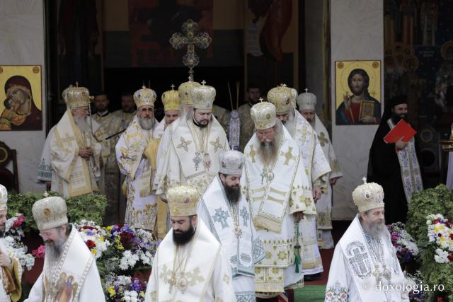 Soborul ierarhilor slujitori – proclamarea locală a canonizării Sfinților Cuvioși Paisie și Cleopa de la Sihăstria