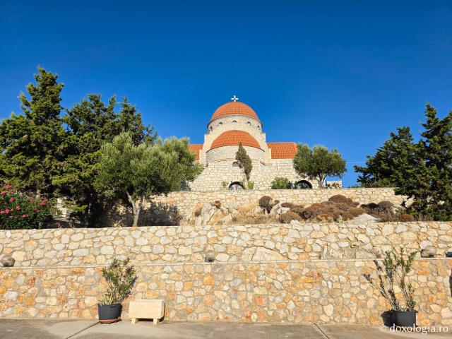 Frumusețea Mănăstirii „Sfântul Cuvios Sava cel Nou” din Kalymnos