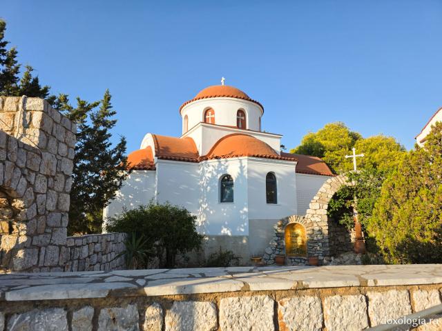 Frumusețea Mănăstirii „Sfântul Cuvios Sava cel Nou” din Kalymnos