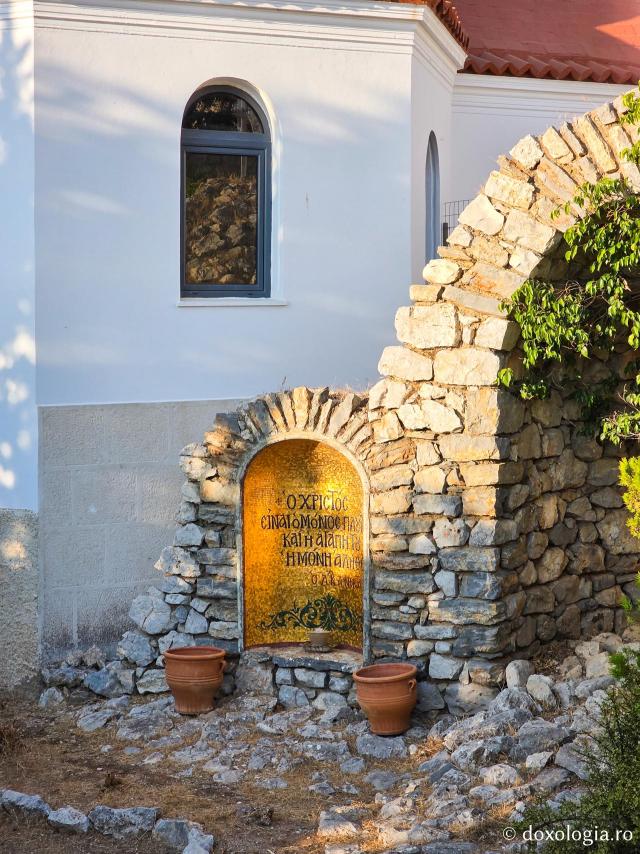 Frumusețea Mănăstirii „Sfântul Cuvios Sava cel Nou” din Kalymnos
