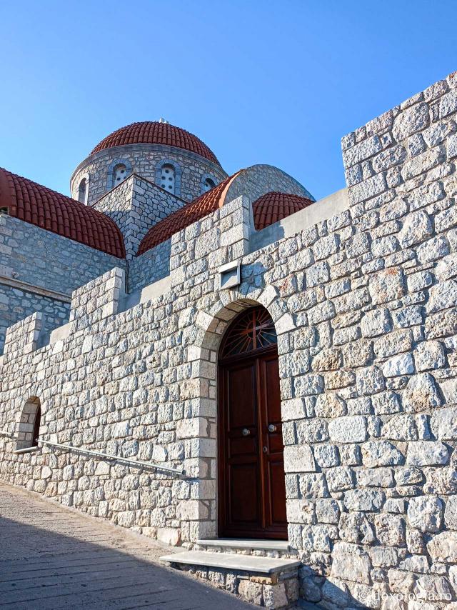 Frumusețea Mănăstirii „Sfântul Cuvios Sava cel Nou” din Kalymnos