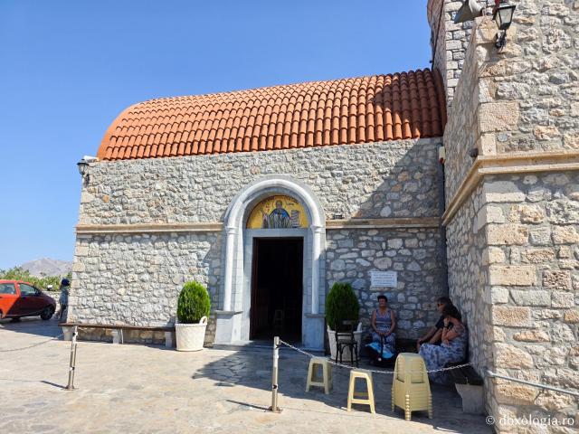 Frumusețea Mănăstirii „Sfântul Cuvios Sava cel Nou” din Kalymnos