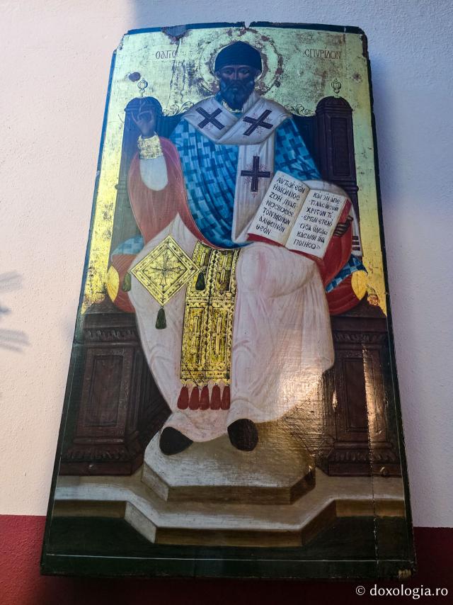 Sfântul Spiridon - „Panaghia Castelului” – biserica din Insula Leros care adăpostește moaștele Sfintei Cuvioase Gavrilia Papaiannis
