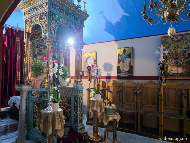 Icoana făcătoare de minuni a Maicii Domnului „Panaghia Hodighitria” - „Panaghia Castelului” – biserica din Insula Leros care adăpostește moaștele Sfintei Cuvioase Gavrilia Papaiannis