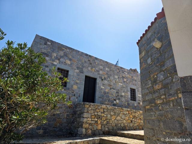 „Panaghia Castelului” – biserica din Insula Leros care adăpostește moaștele Sfintei Cuvioase Gavrilia Papaiannis