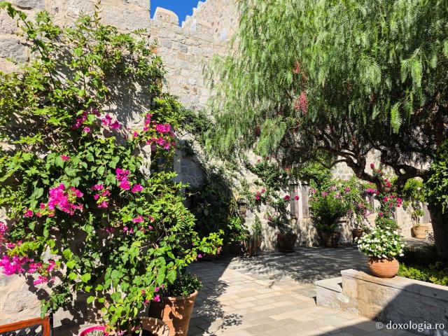 Mănăstirea „Buna Vestire” din Patmos, ctitoria Sfântului Amfilohie Makris