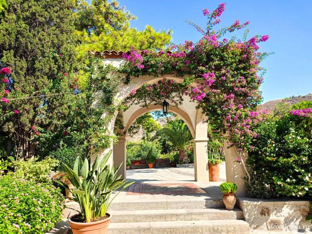 Mănăstirea „Buna Vestire” din Patmos, ctitoria Sfântului Amfilohie Makris