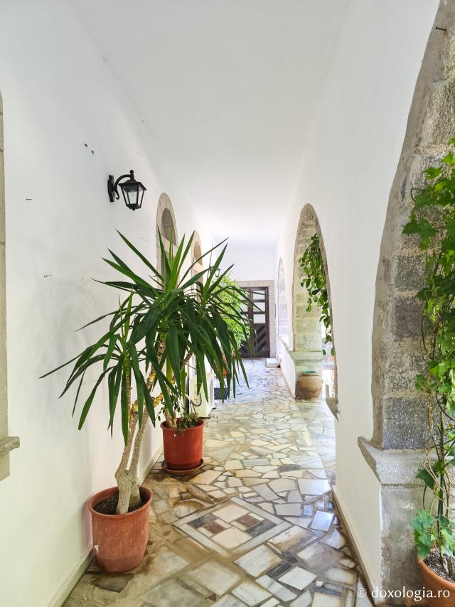 Mănăstirea „Buna Vestire” din Patmos, ctitoria Sfântului Amfilohie Makris