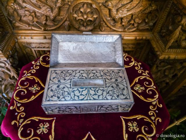 Moaștele Sfântului Amfilohie Makris - Mănăstirea „Buna Vestire” din Patmos, ctitoria Sfântului Amfilohie Makris