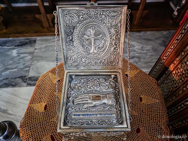 Moaștele Sfântului Amfilohie Makris - Mănăstirea „Buna Vestire” din Patmos, ctitoria Sfântului Amfilohie Makris
