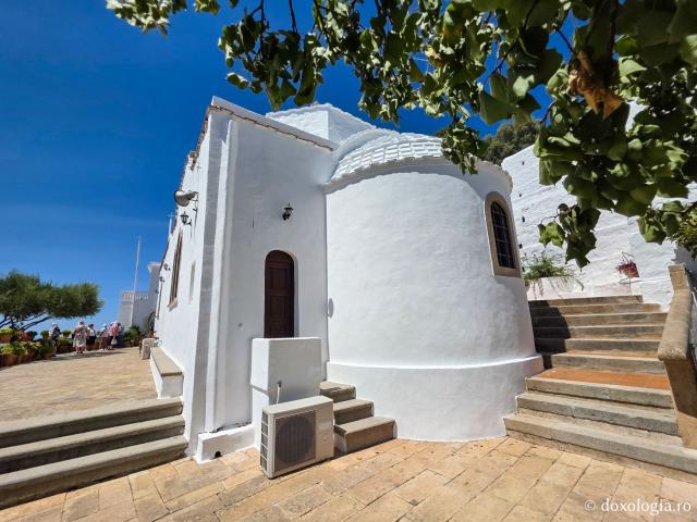 Biserica „Panaghia Diasozousa” din Patmos – locașul ce deține o frumoasă icoană făcătoare de minuni a Maicii Domnului