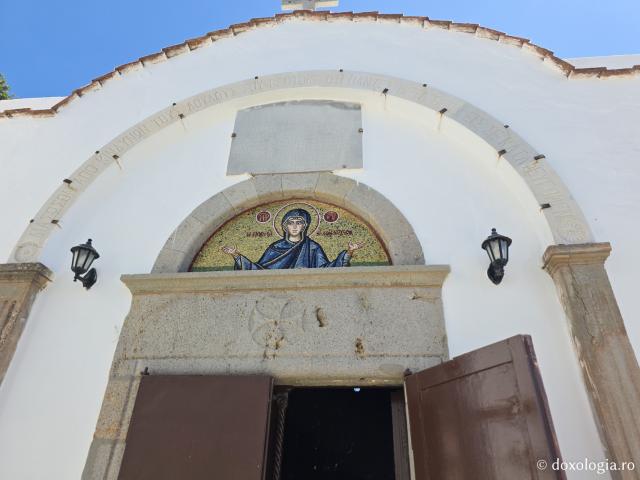 Biserica „Panaghia Diasozousa” din Patmos – locașul ce deține o frumoasă icoană făcătoare de minuni a Maicii Domnului