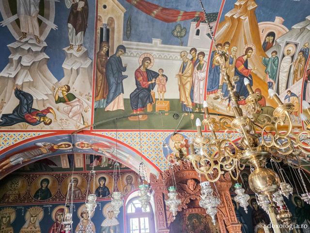 Biserica „Panaghia Diasozousa” din Patmos – locașul ce deține o frumoasă icoană făcătoare de minuni a Maicii Domnului