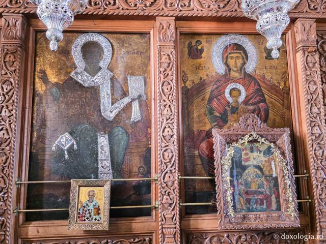 Biserica „Panaghia Diasozousa” din Patmos – locașul ce deține o frumoasă icoană făcătoare de minuni a Maicii Domnului